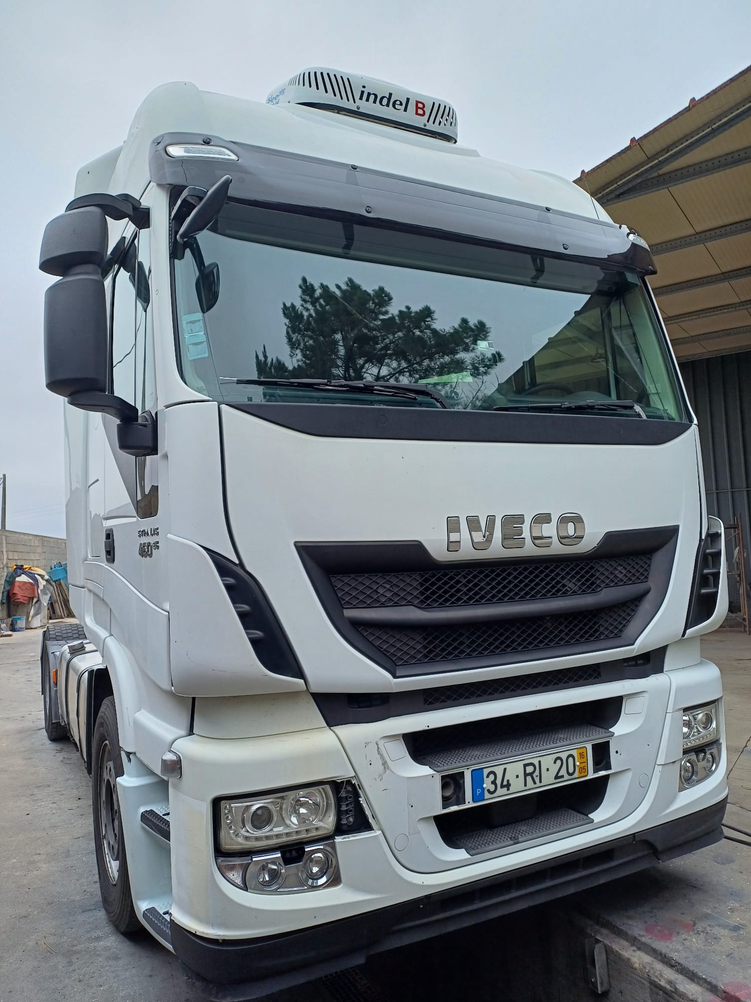Iveco Stralis 460E5 - Ano 2016
